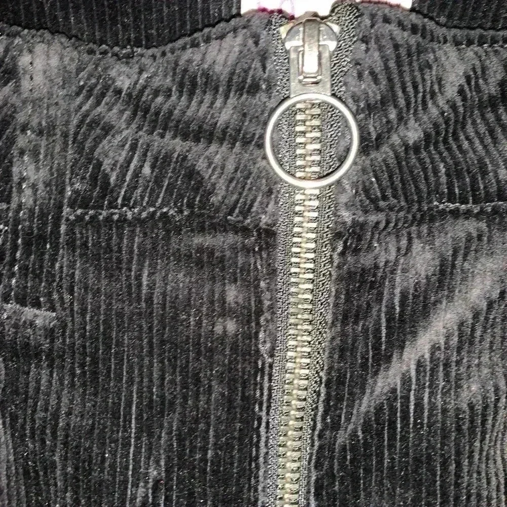 So Juniors Size 7 Zip Up Skirt